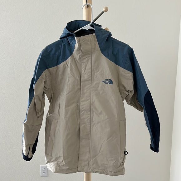 The North Face jacket w/ hood sz L- new never worn